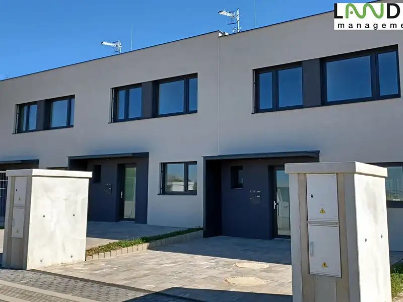 Prodej rodinného domu 136 m², pozemek 214 m², Praha – náhled fotky 1