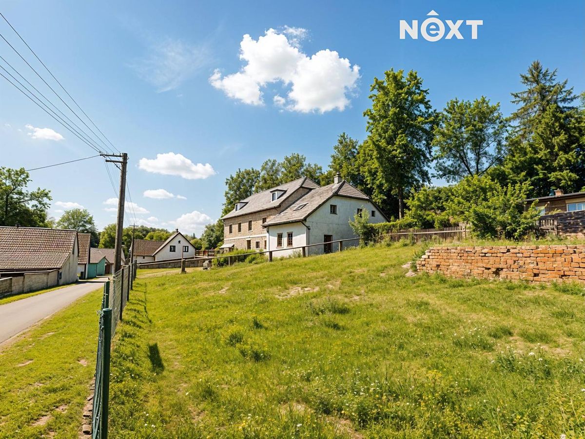 Prodej stavebního pozemku 366 m² – fotografie 2