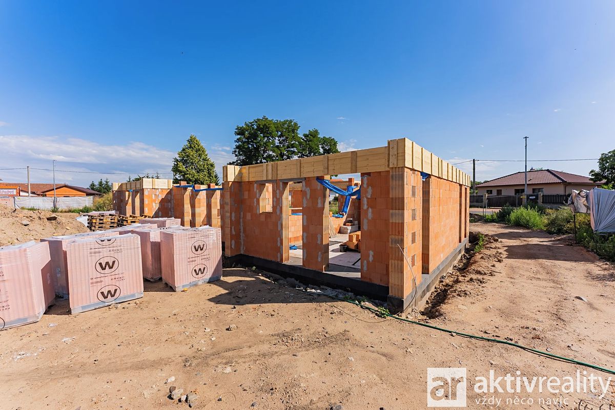 Prodej rodinného domu 99 m², pozemek 80 m² – fotografie 3