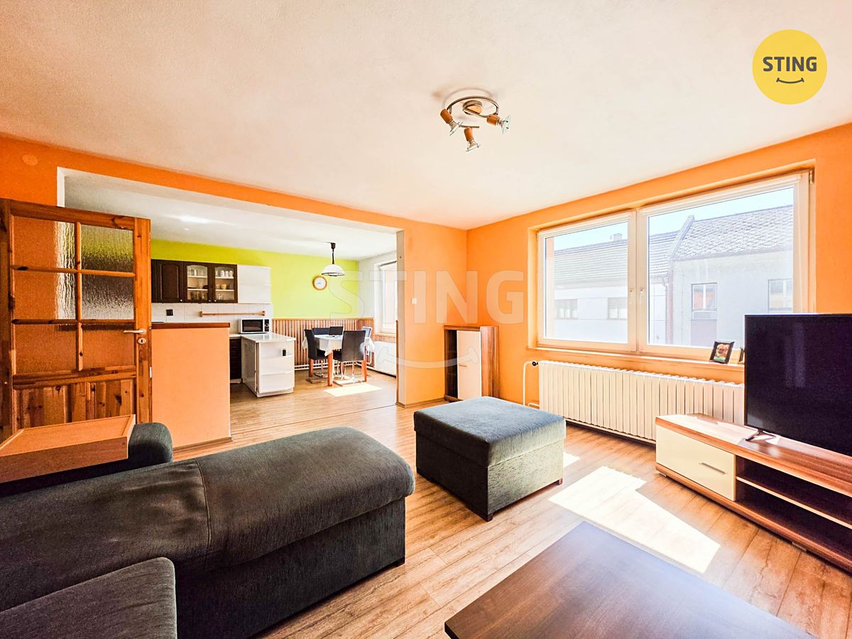 Prodej rodinného domu 298 m², pozemek 158 m² – fotografie 3