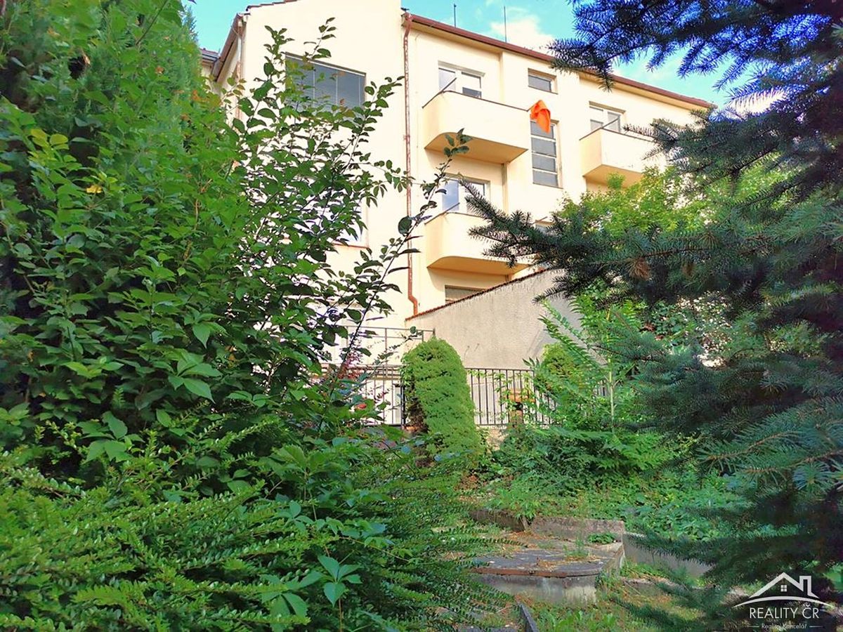 Prodej vily 252 m², pozemek 516 m² – fotografie 2