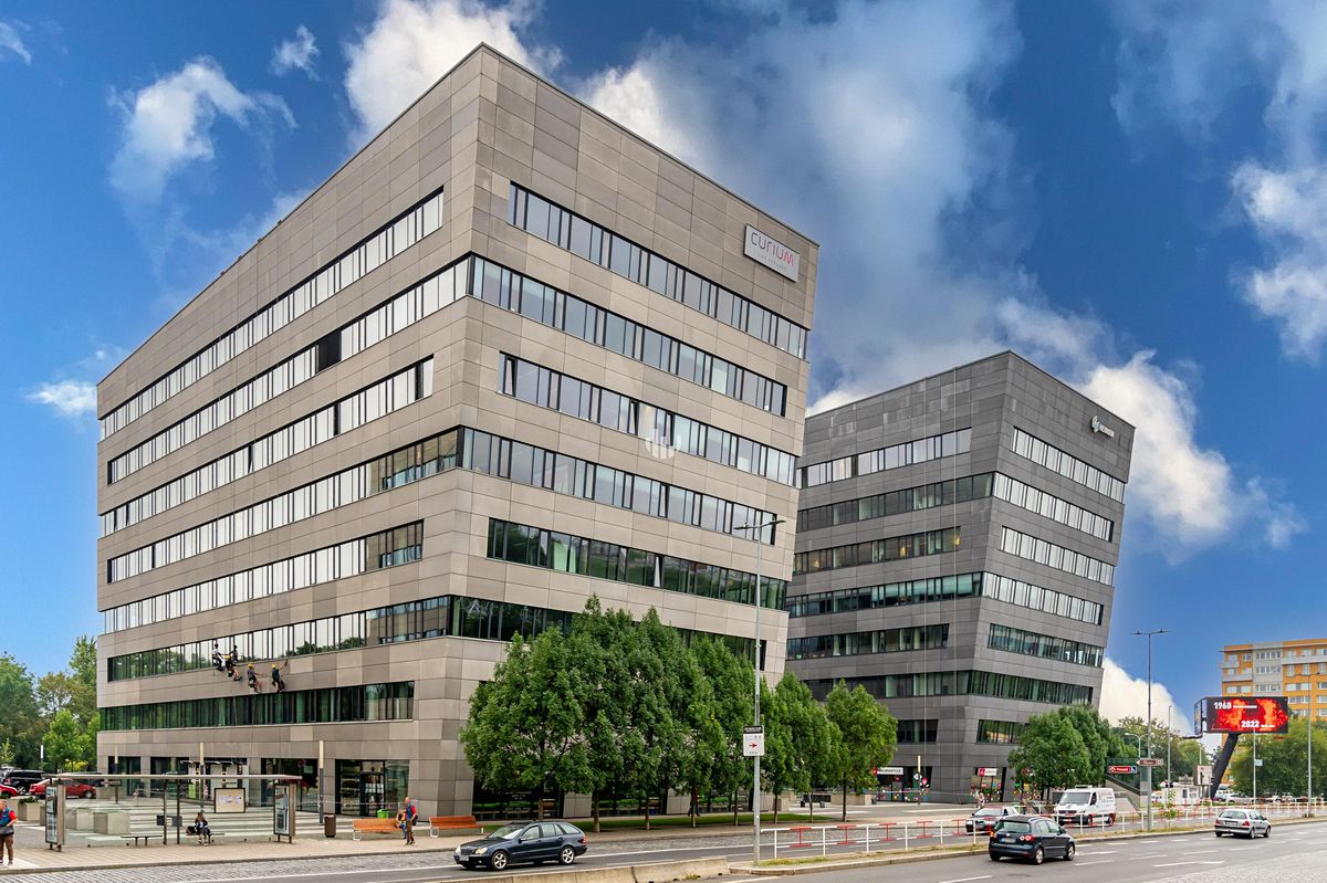 Pronájem kanceláře 1154 m²