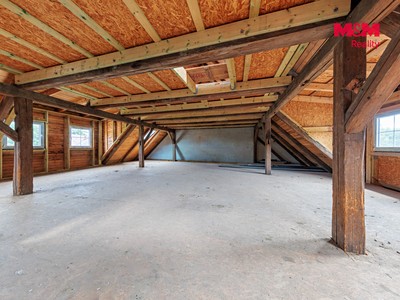 Haus zum Kauf, 348 m² (2 von 26)