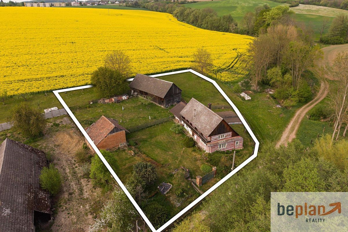 Prodej stavebního pozemku 1200 m²