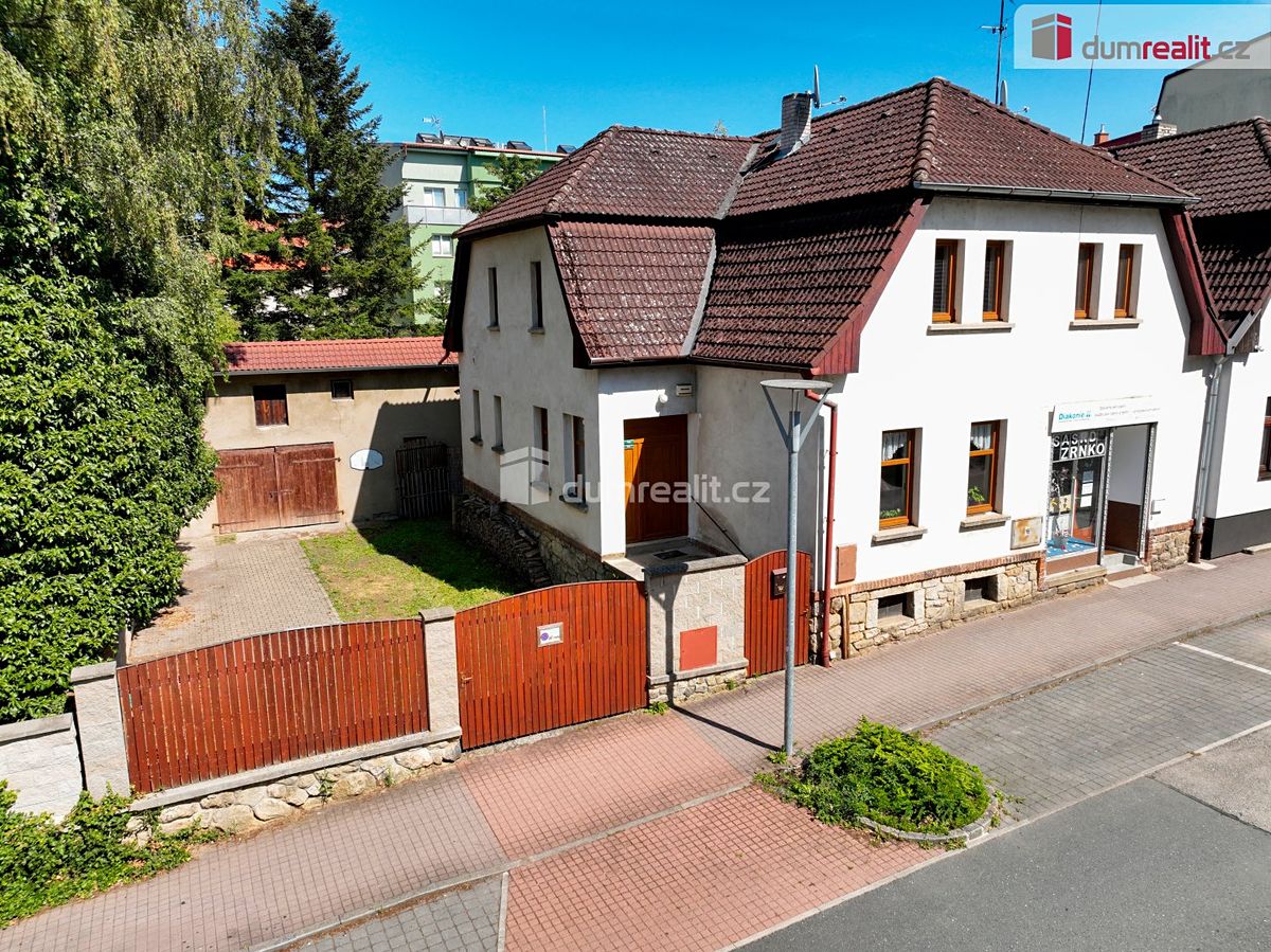 Prodej rodinného domu 190 m², pozemek 727 m²