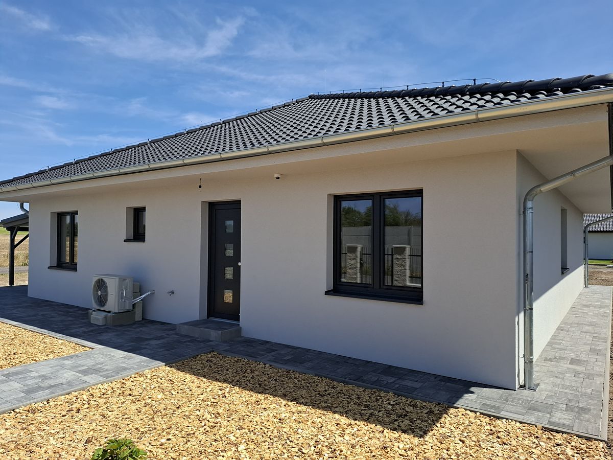 Prodej rodinného domu 156 m², pozemek 768 m² – fotografie 3