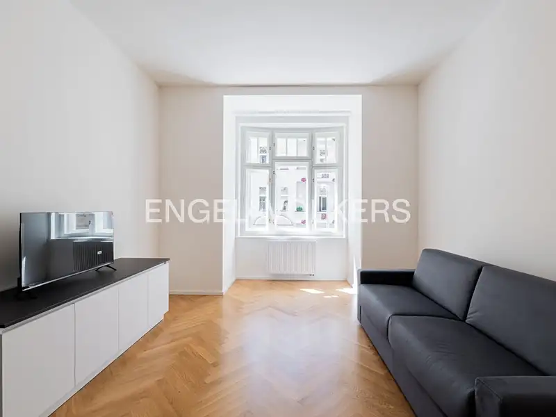 Pronájem bytu 2+kk 56 m², Praha – náhled fotky 2