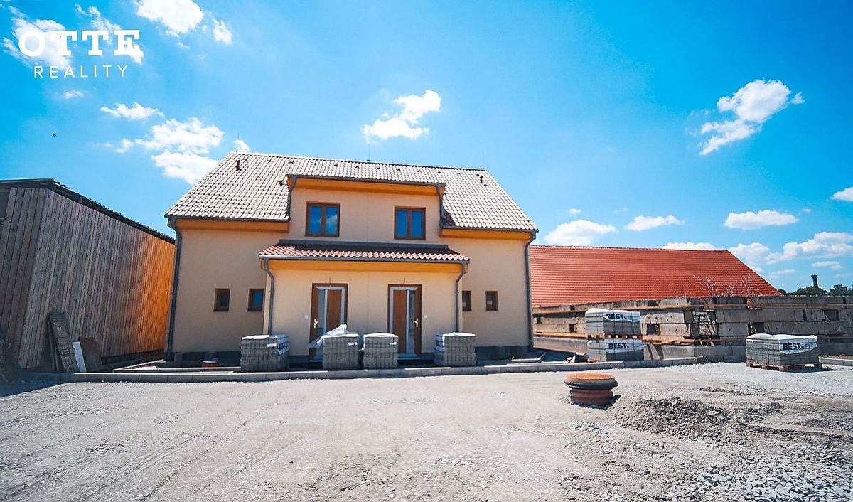 Prodej rodinného domu 94 m², pozemek 183 m² – fotografie 3