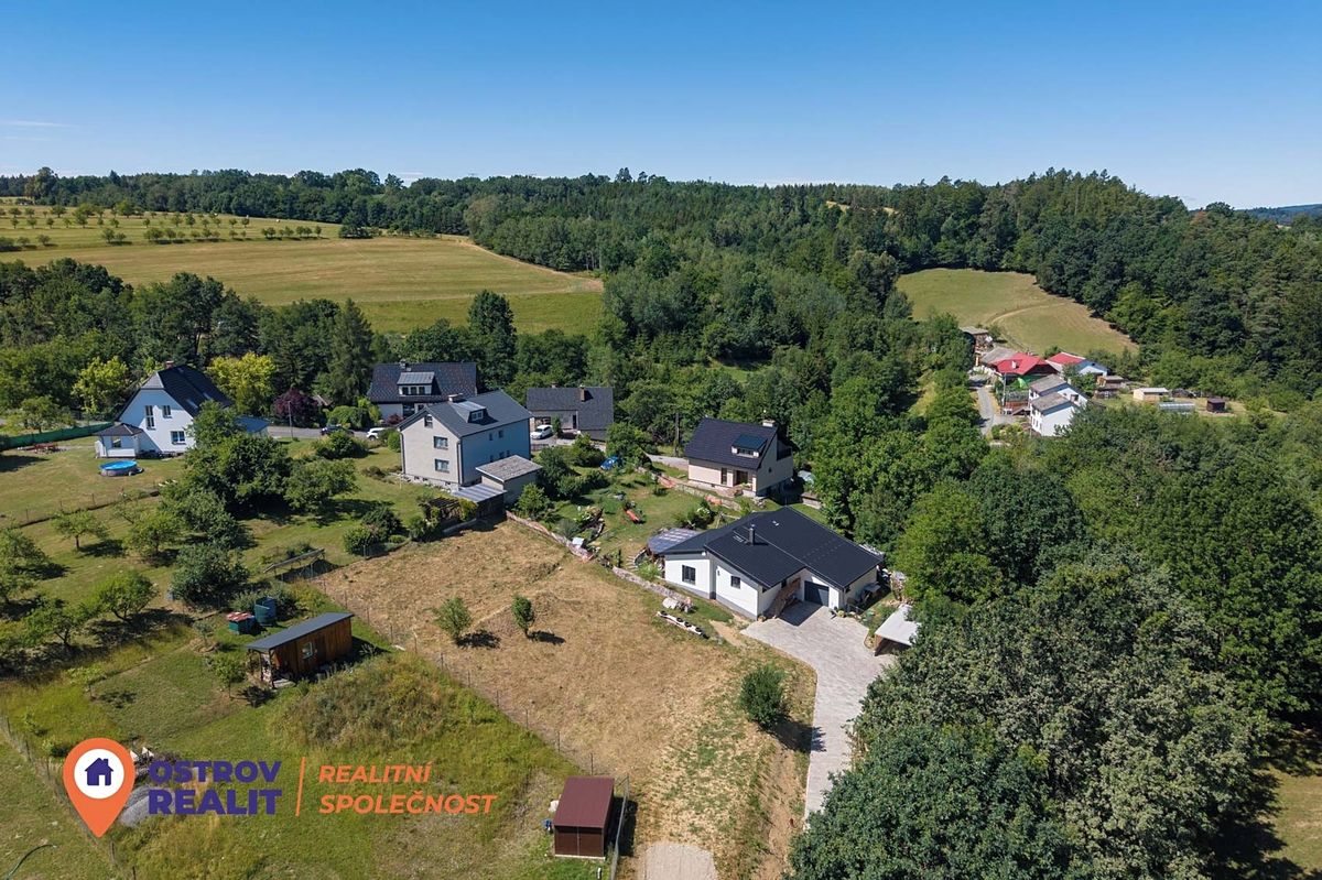 Prodej stavebního pozemku 1227 m²
