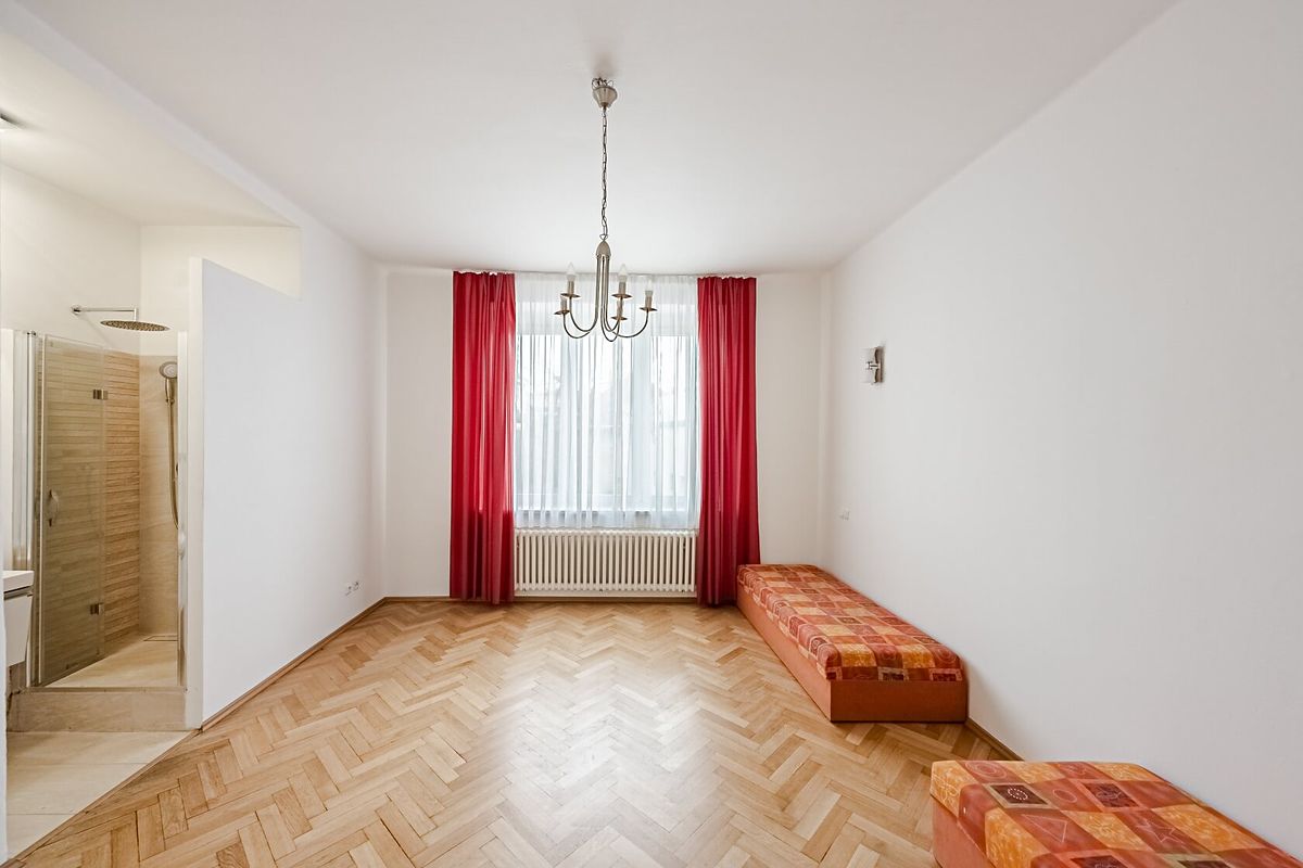 Pronájem bytu 4+1 149 m² – fotografie 3