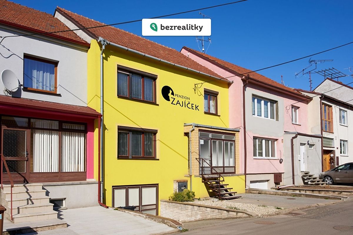 Prodej rodinného domu 271 m², pozemek 471 m²