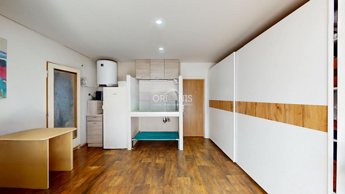 Prodej rodinného domu 266 m², pozemek 751 m² – fotografie 3