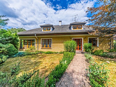 Prodej  rodinného domu 255 m², pozemek 890 m²