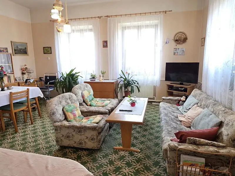 Prodej bytu 2+1 60 m², Planá – náhled fotky 1