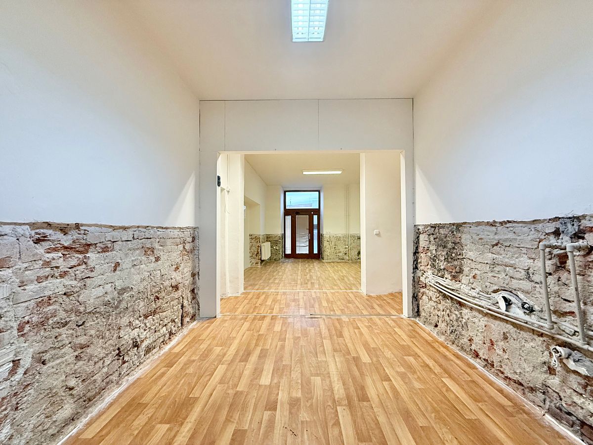 Pronájem kanceláře 90 m², Brno – fotka 1 z 3