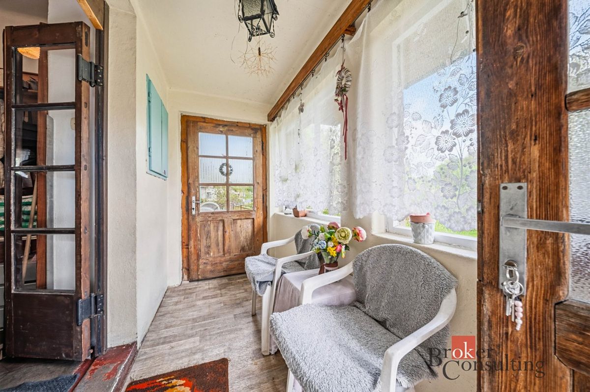 Prodej rodinného domu 150 m², pozemek 1734 m² – fotografie 3