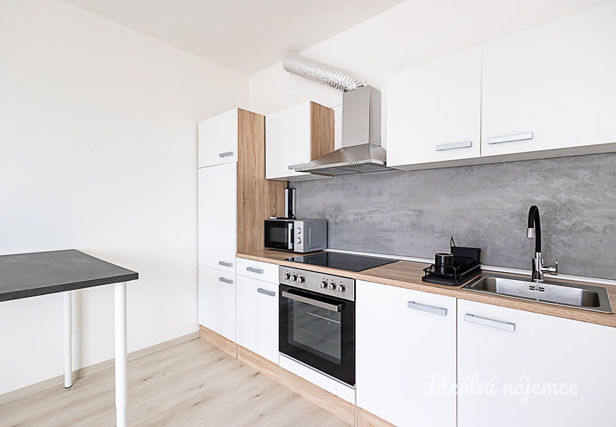 Pronájem bytu 1+kk 34 m²