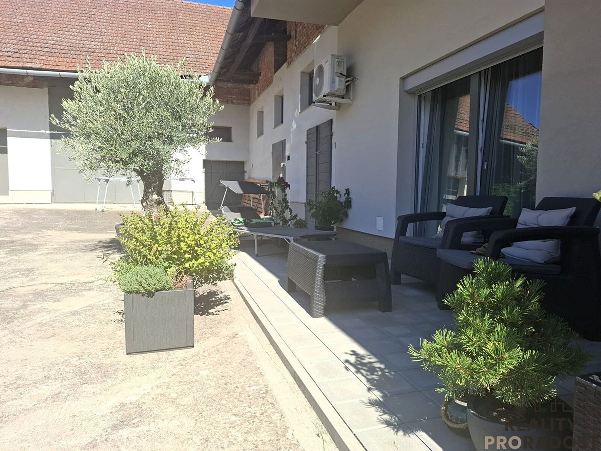Pronájem bytu 1+kk 33 m²