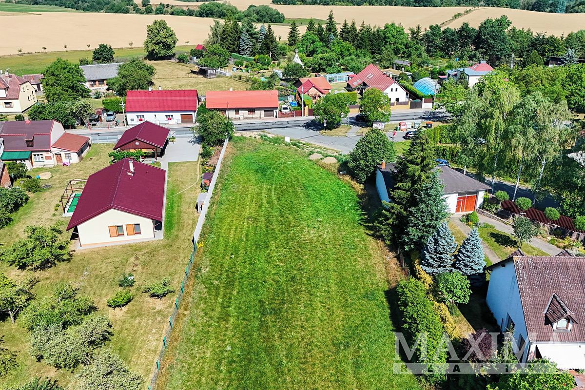 Prodej stavebního pozemku 750 m² – fotografie 2
