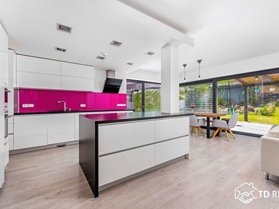 Prodej  rodinného domu 228 m², pozemek 380 m²