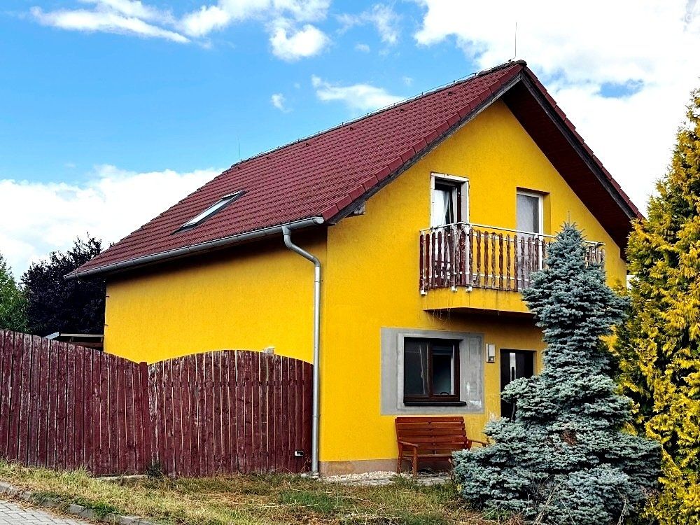 Prodej rodinného domu 146 m², pozemek 470 m² – fotografie 2