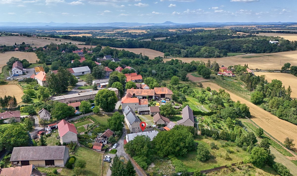 Prodej rodinného domu 329 m², pozemek 502 m² – fotografie 3