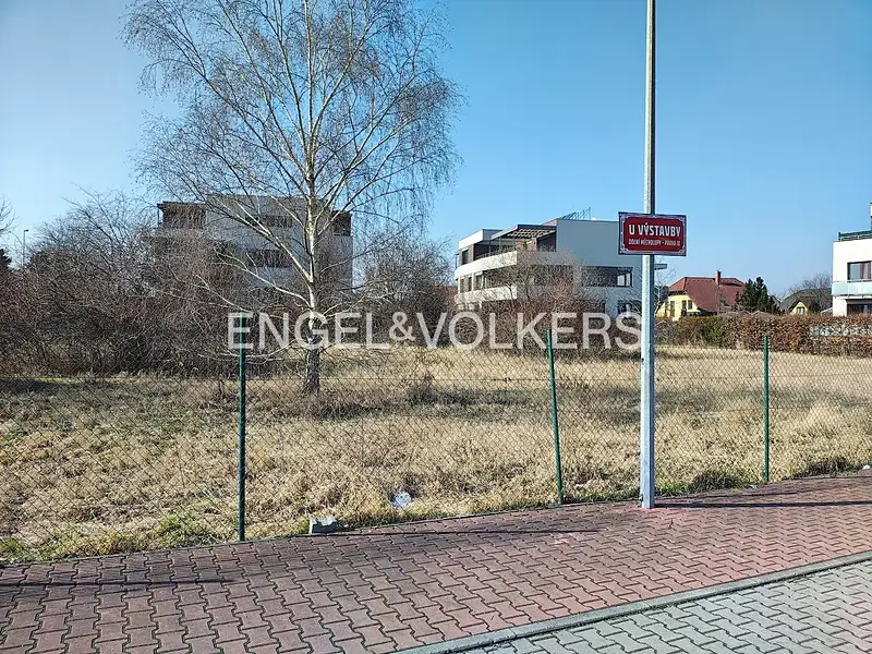 Prodej stavebního pozemku 727 m², Praha – náhled fotky 2