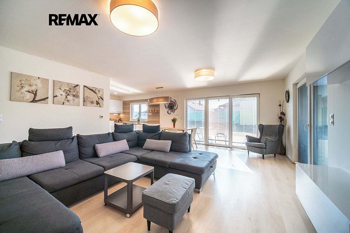 Prodej rodinného domu 114 m², pozemek 580 m² – fotografie 2