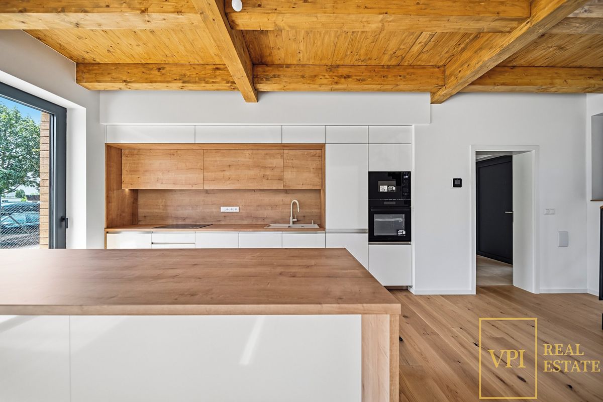Prodej rodinného domu 170 m², pozemek 702 m² – fotografie 5