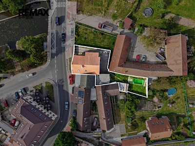 Haus zum Kauf, 240 m² (2 von 29)