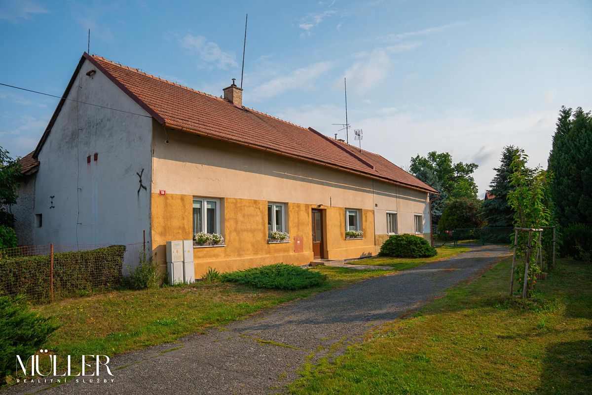 Prodej rodinného domu 228 m², pozemek 842 m²