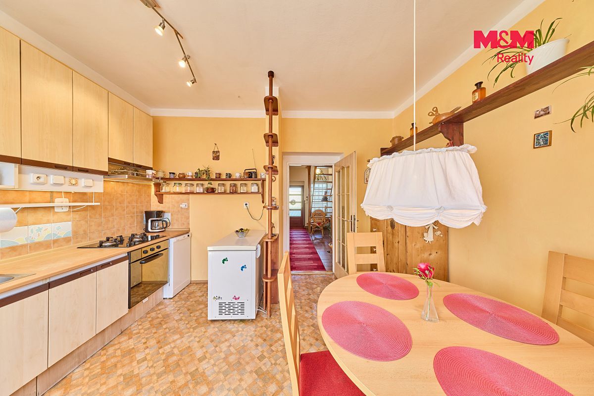 Prodej rodinného domu 159 m², pozemek 1129 m² – fotografie 3