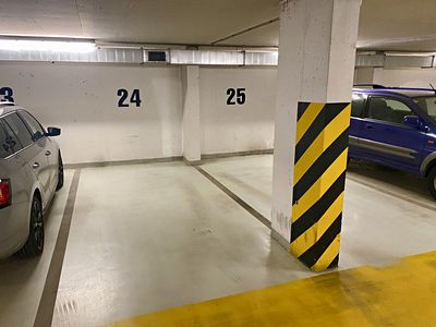 Pronájem garážového stání 12 m²