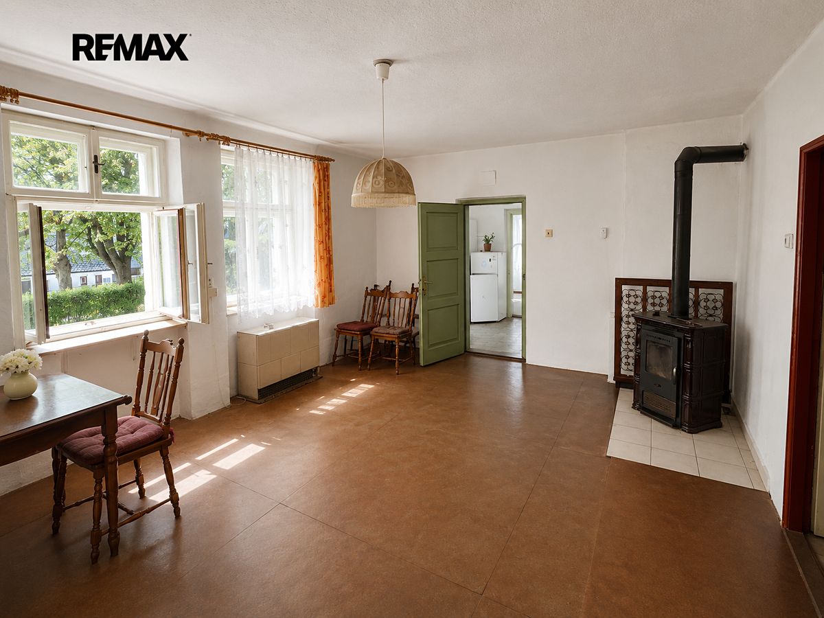 Prodej rodinného domu 200 m², pozemek 358 m² – fotografie 5