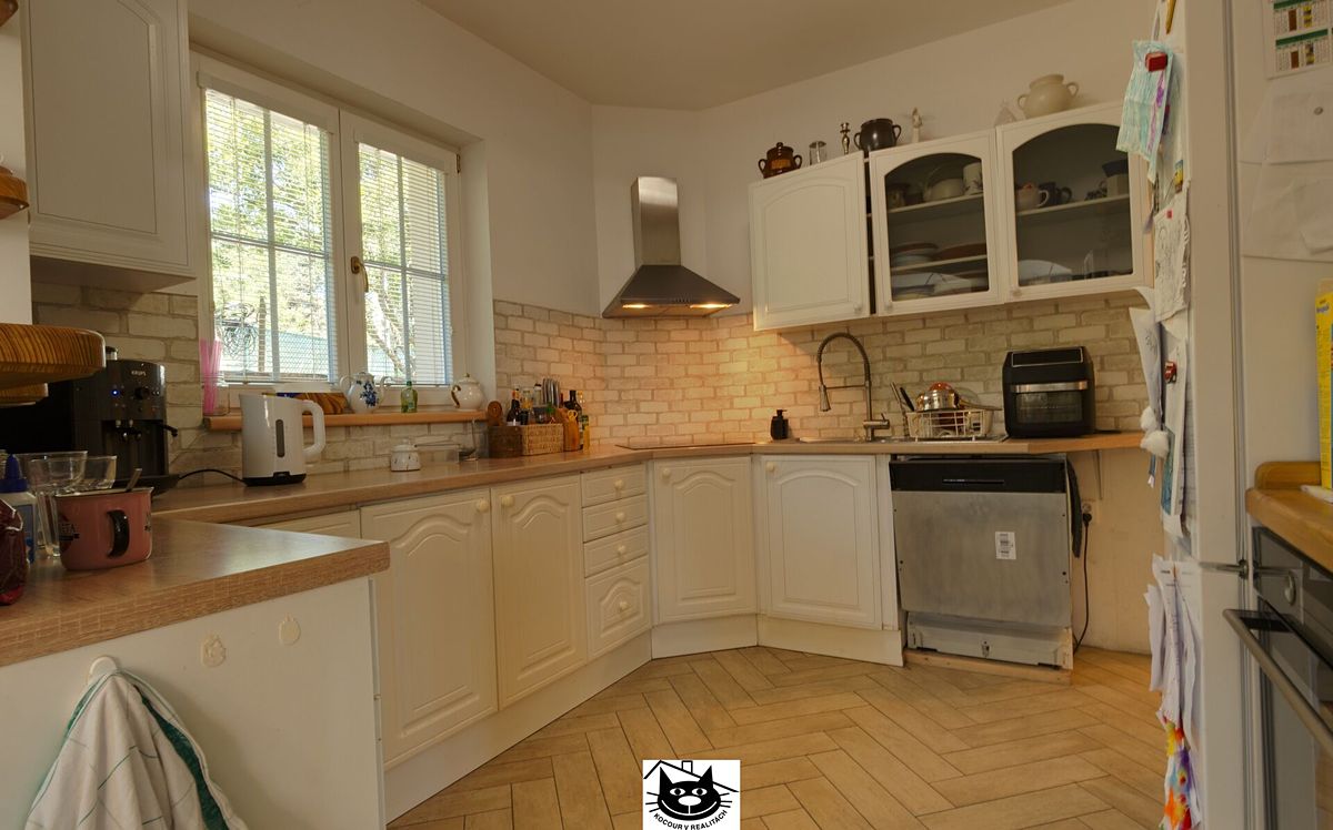 Prodej rodinného domu 169 m², pozemek 1044 m² – fotografie 3