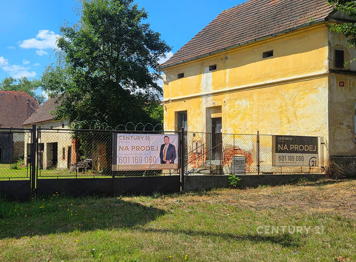 Prodej rodinného domu 237 m², pozemek 2553 m² – fotografie 2