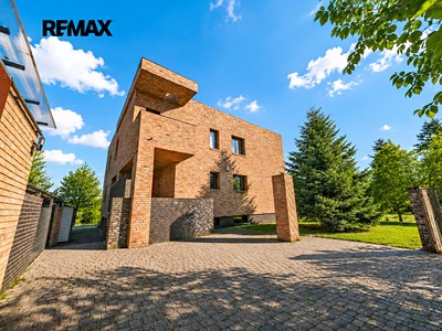 Prodej  vily 330 m², pozemek 2 013 m²