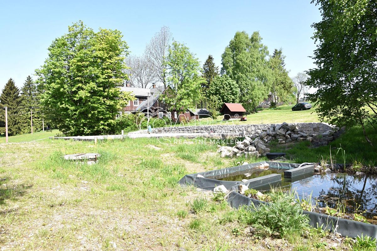 Prodej stavebního pozemku 1228 m² – fotografie 2