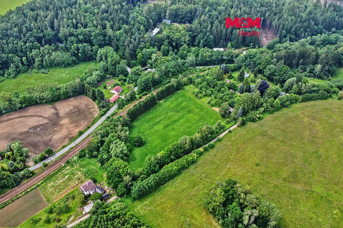 Prodej stavebního pozemku 1077 m²