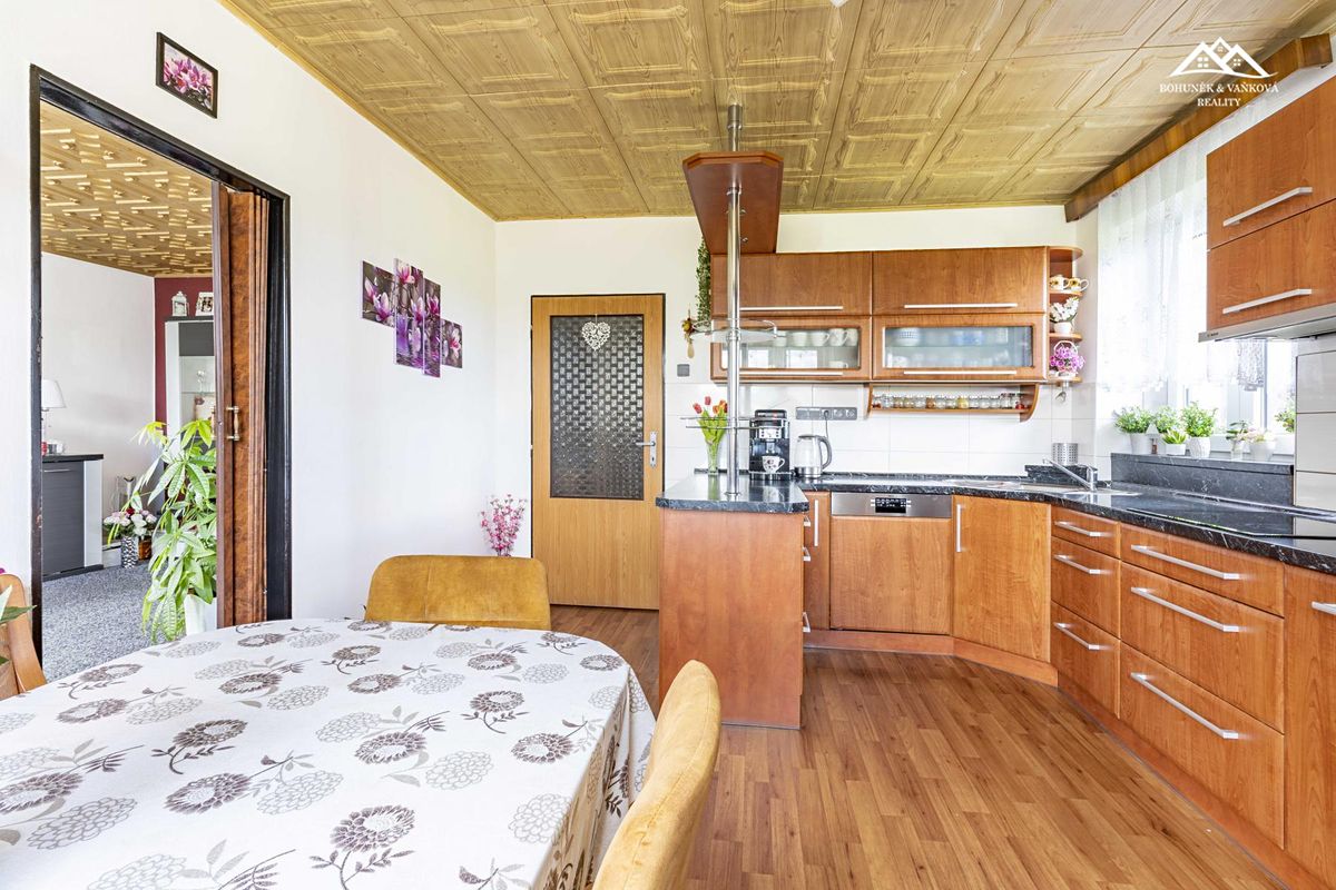 Prodej rodinného domu 269 m², pozemek 3549 m² – fotografie 5