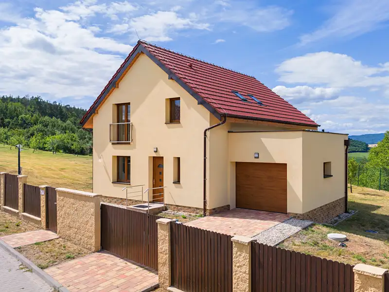 Prodej rodinného domu 146 m², pozemek 1066 m², Drásov – náhled fotky 1