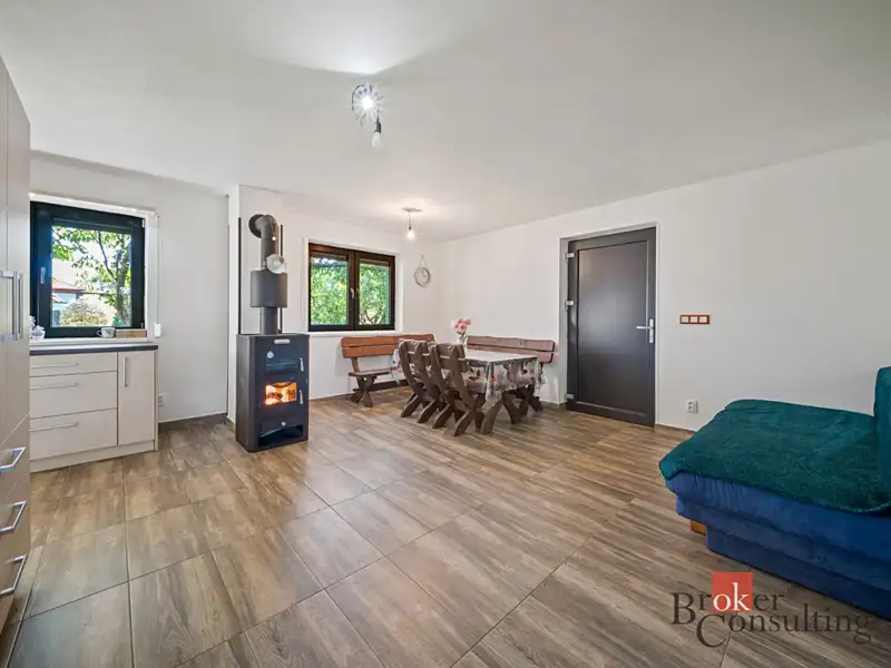 Prodej chaty 64 m², pozemek 581 m², Hradec Králové – náhled fotky 3