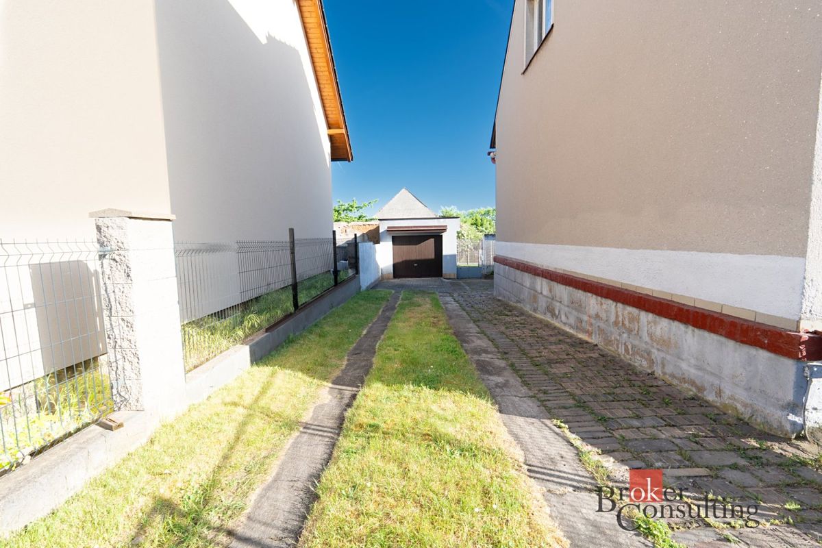 Prodej rodinného domu 200 m², pozemek 676 m² – fotografie 5