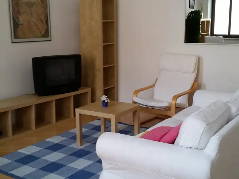 Pronájem bytu 2+kk 65 m², Praha – náhled fotky 1