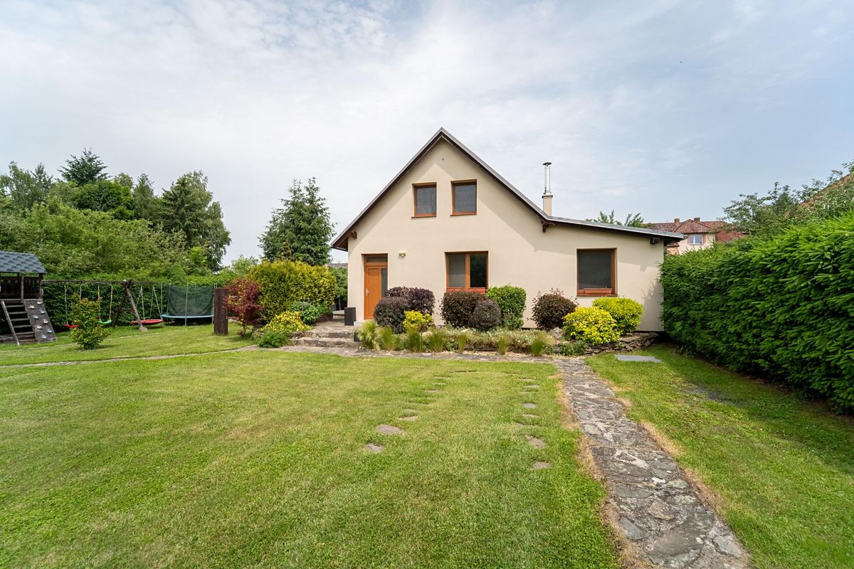 Prodej rodinného domu 125 m², pozemek 1093 m²