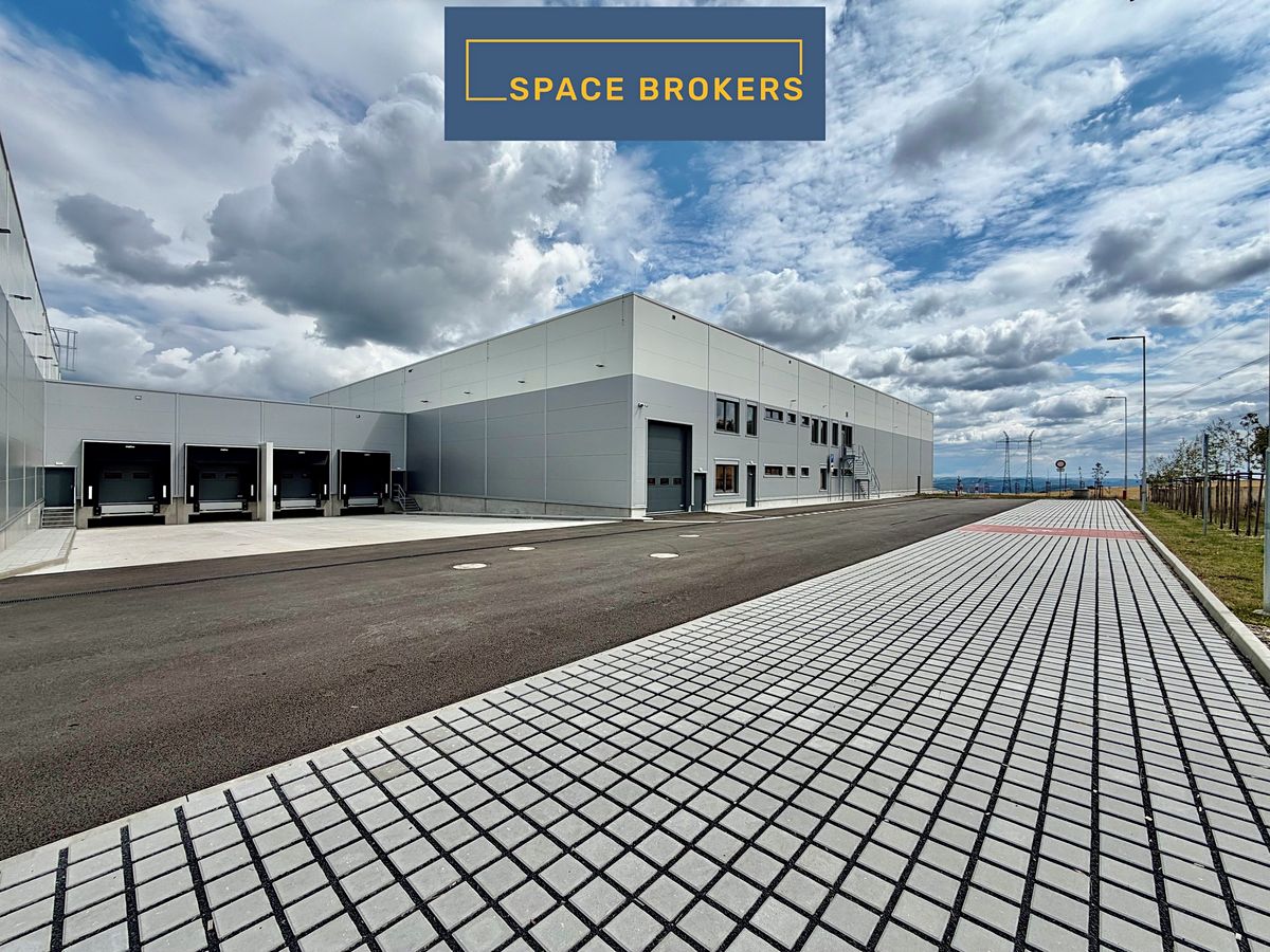 Pronájem skladového prostoru 2398 m² – fotografie 2