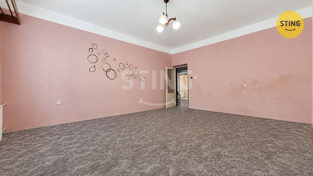 Prodej rodinného domu 280 m², pozemek 259 m² – fotografie 4