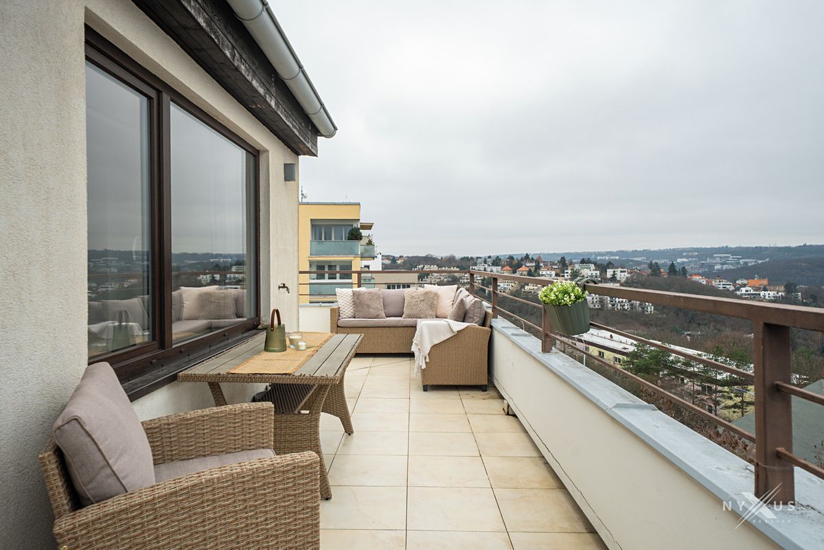 Prodej bytu 6 pokojů a více 120 m² (Mezonet)
