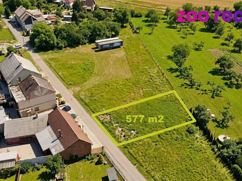 Prodej stavebního pozemku 577 m², Lazníky – náhled fotky 1