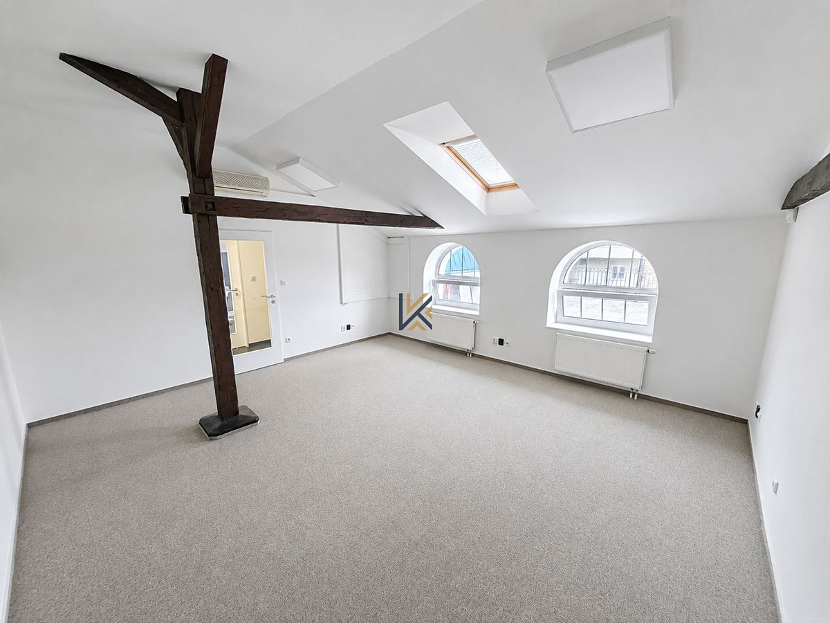 Pronájem kanceláře 28 m² – fotografie 2